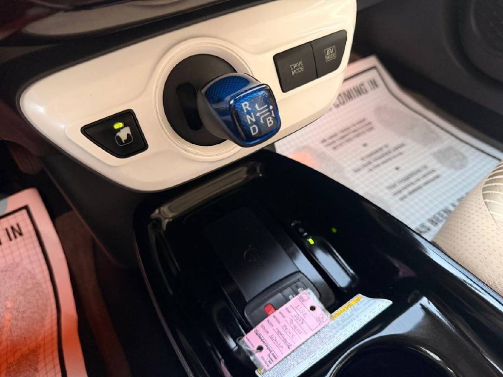 2017 Toyota Prius Image 18