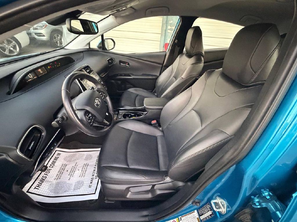 2022 Toyota Prius Image 9