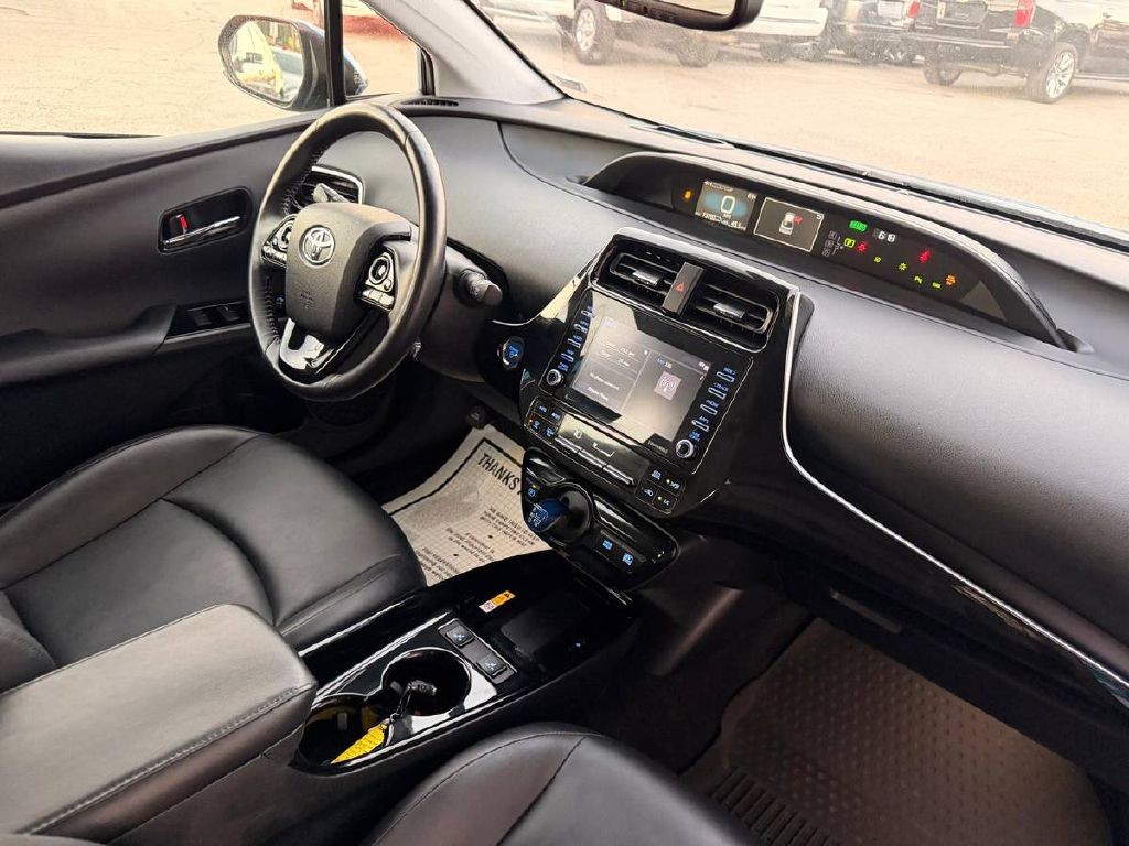 2022 Toyota Prius Image 12