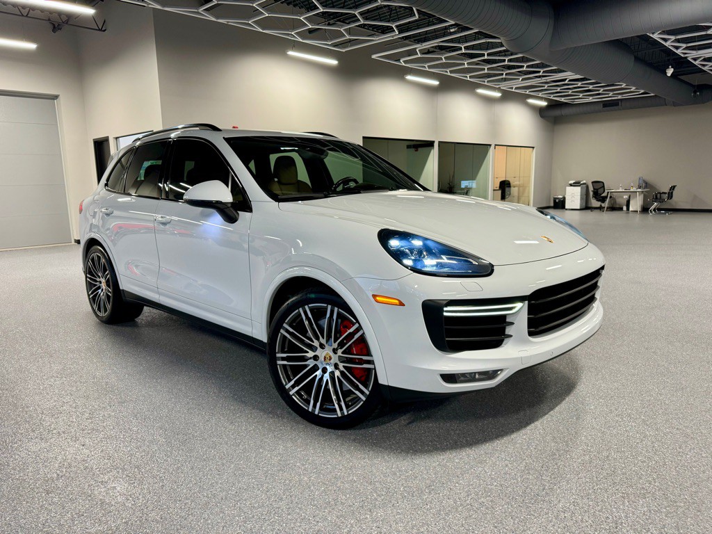 2016 Porsche Cayenne Image 1
