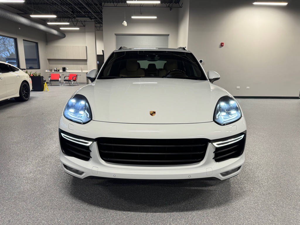 2016 Porsche Cayenne Image 3