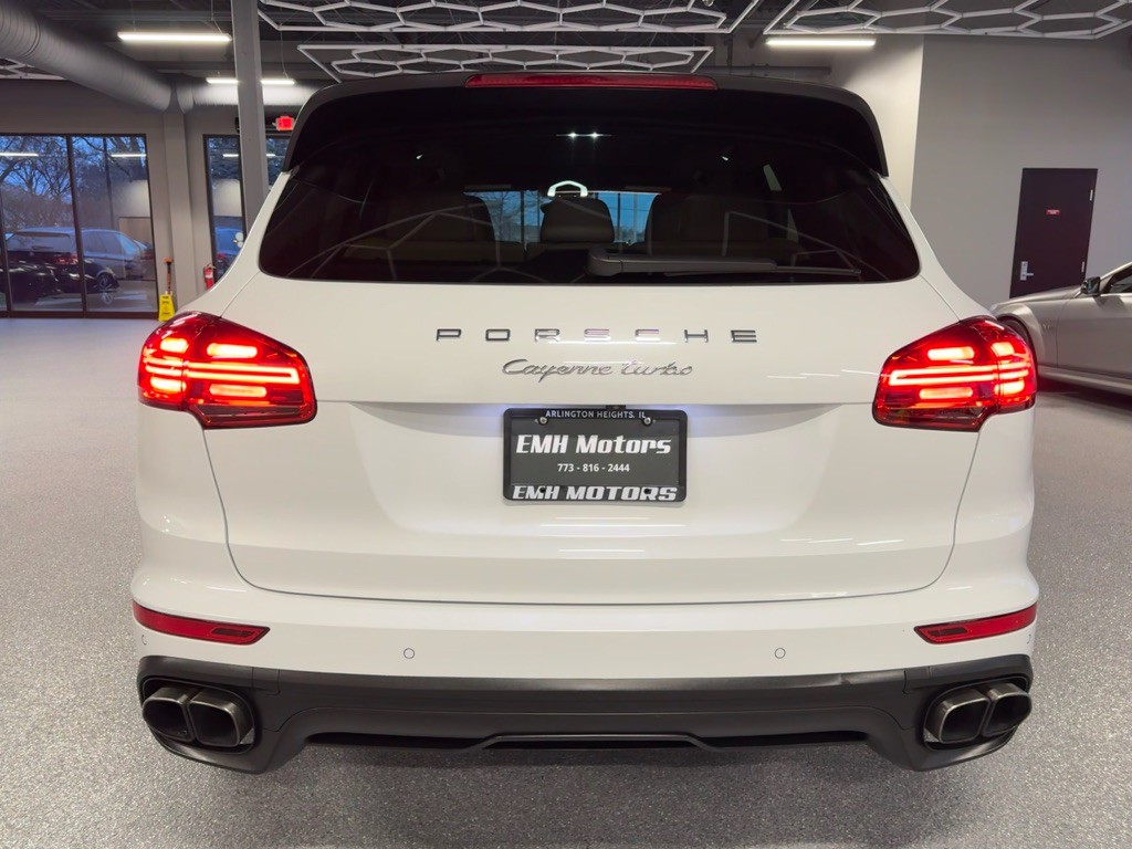 2016 Porsche Cayenne Image 9