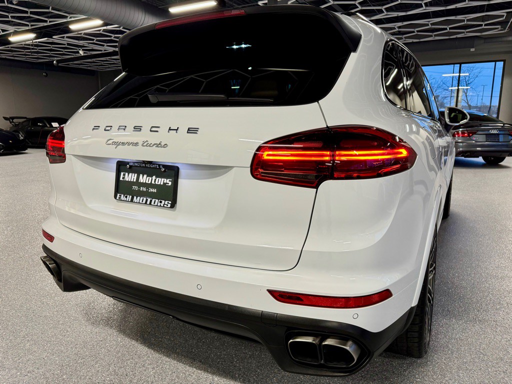 2016 Porsche Cayenne Image 10