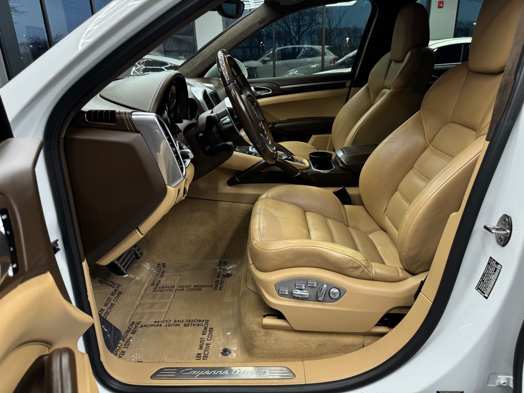 2016 Porsche Cayenne Image 17