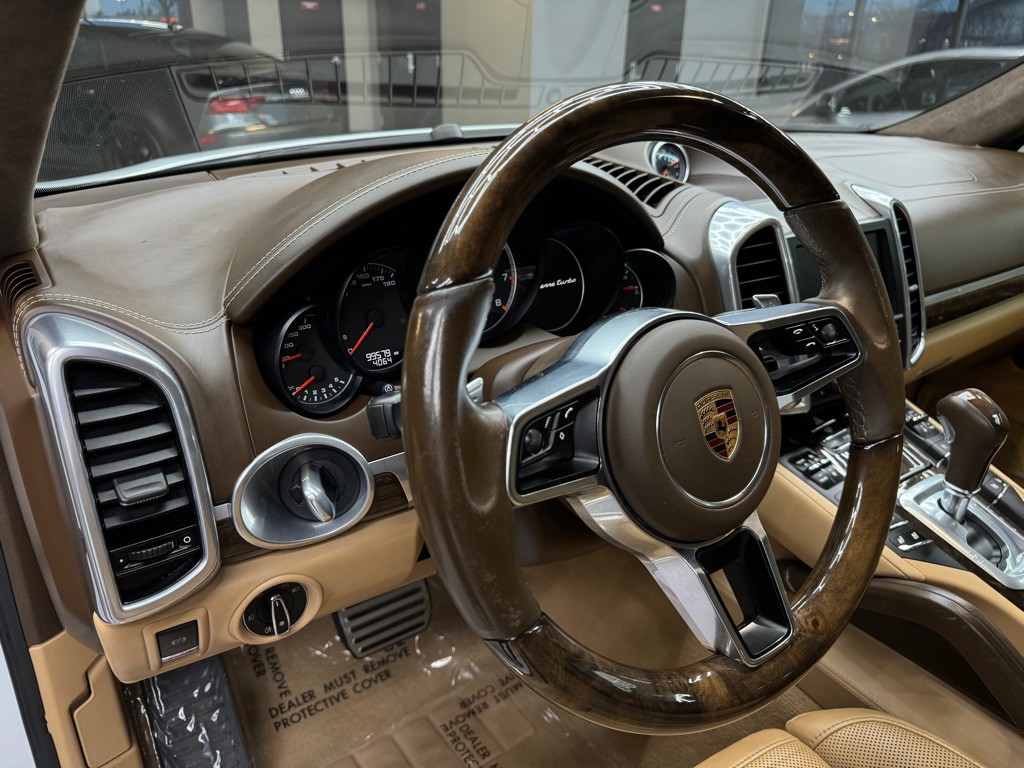 2016 Porsche Cayenne Image 18