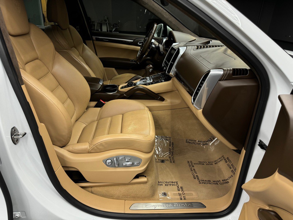 2016 Porsche Cayenne Image 27