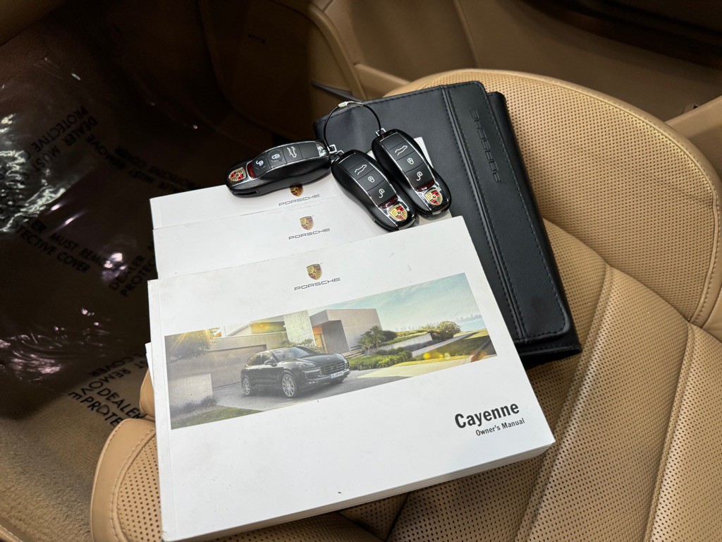 2016 Porsche Cayenne Image 37