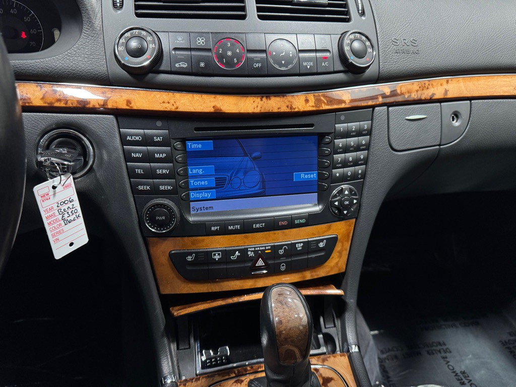 2006 Mercedes-Benz E-Class Image 25