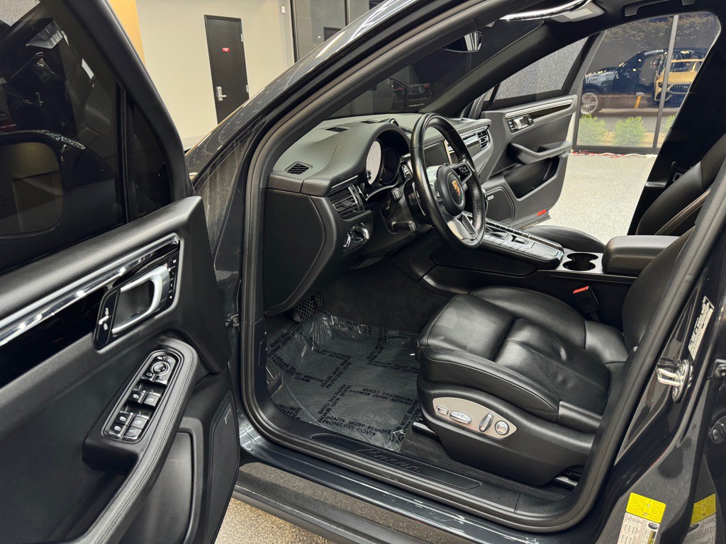 2019 Porsche Macan Image 21