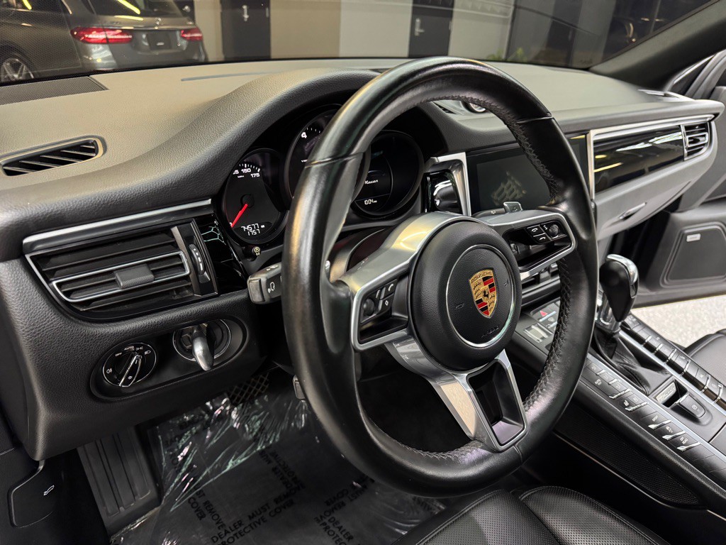 2019 Porsche Macan Image 23