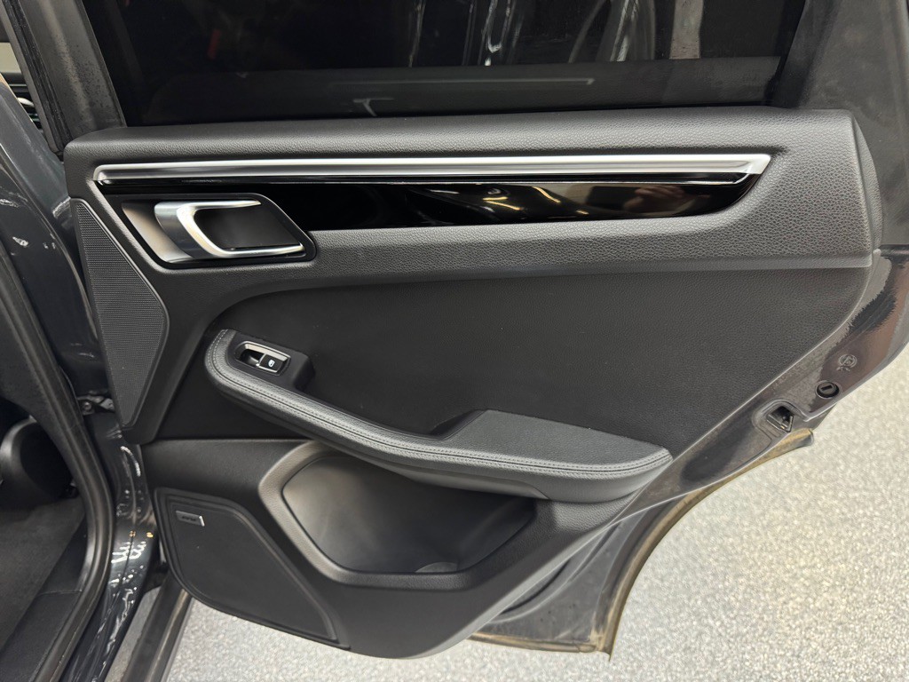 2019 Porsche Macan Image 28