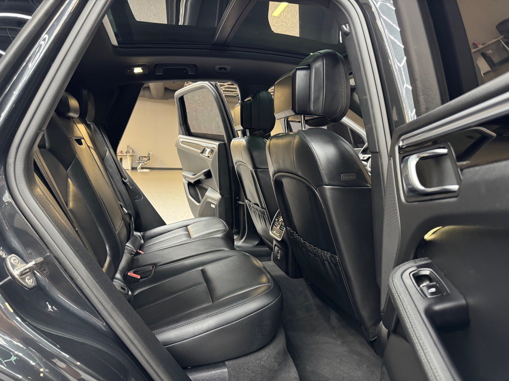 2019 Porsche Macan Image 29
