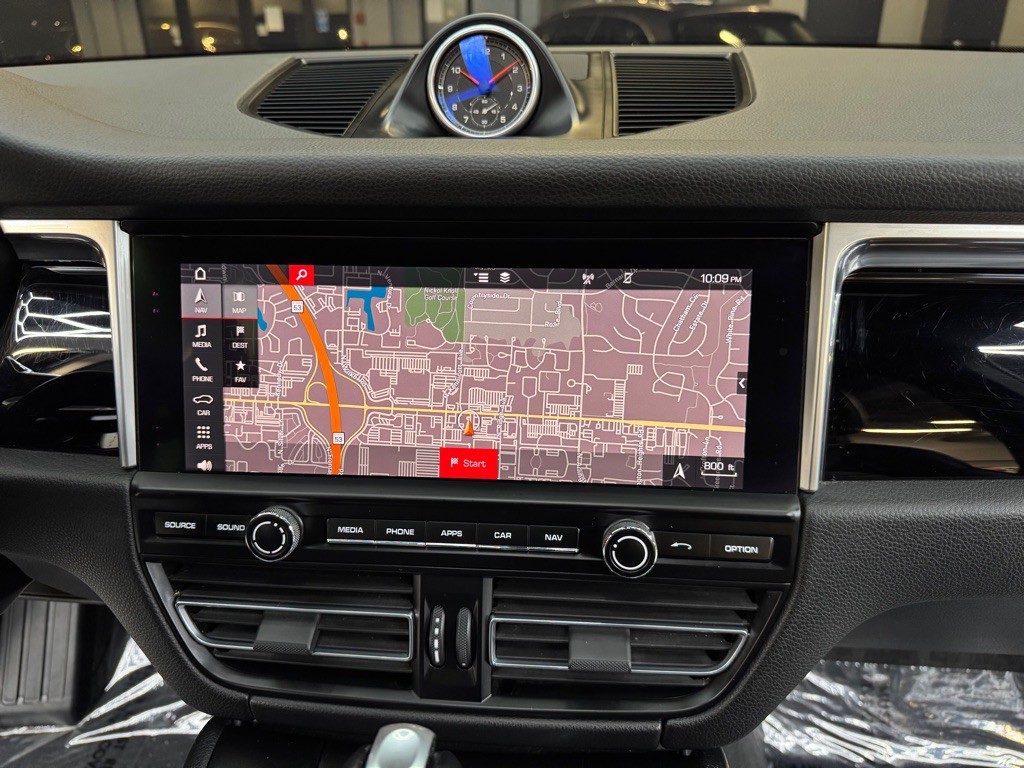 2019 Porsche Macan Image 34