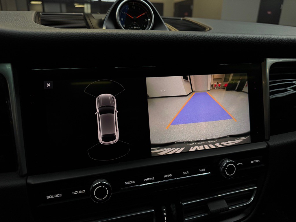 2019 Porsche Macan Image 35
