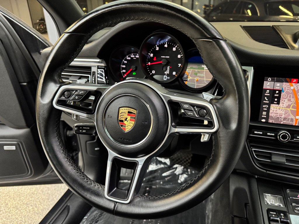 2019 Porsche Macan Image 38