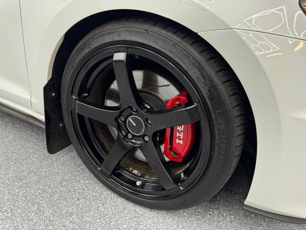 2017 Volkswagen GTI Image 3