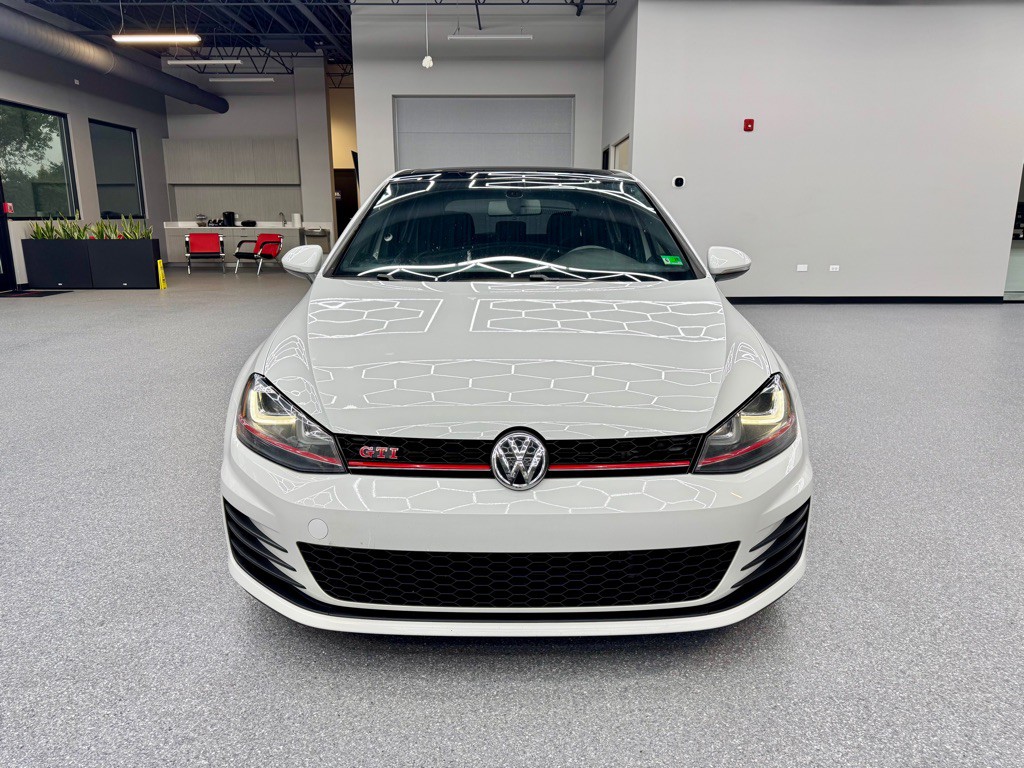 2017 Volkswagen GTI Image 4