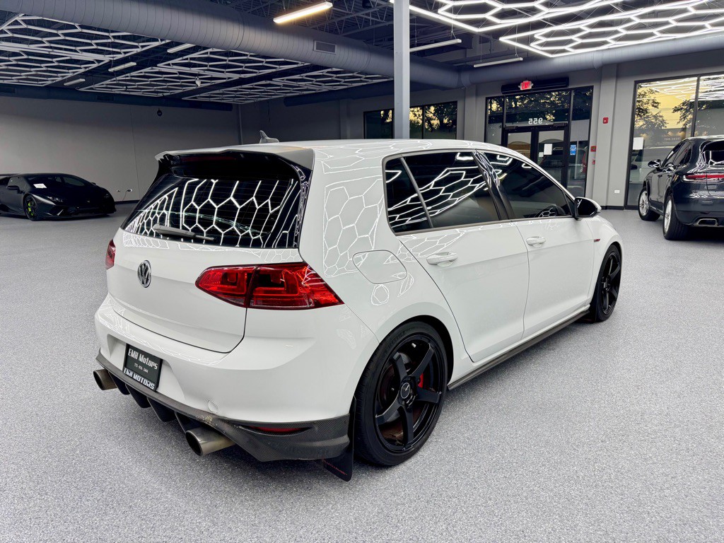 2017 Volkswagen GTI Image 11