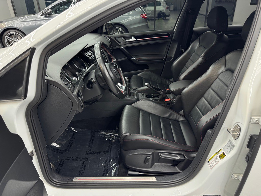 2017 Volkswagen GTI Image 16