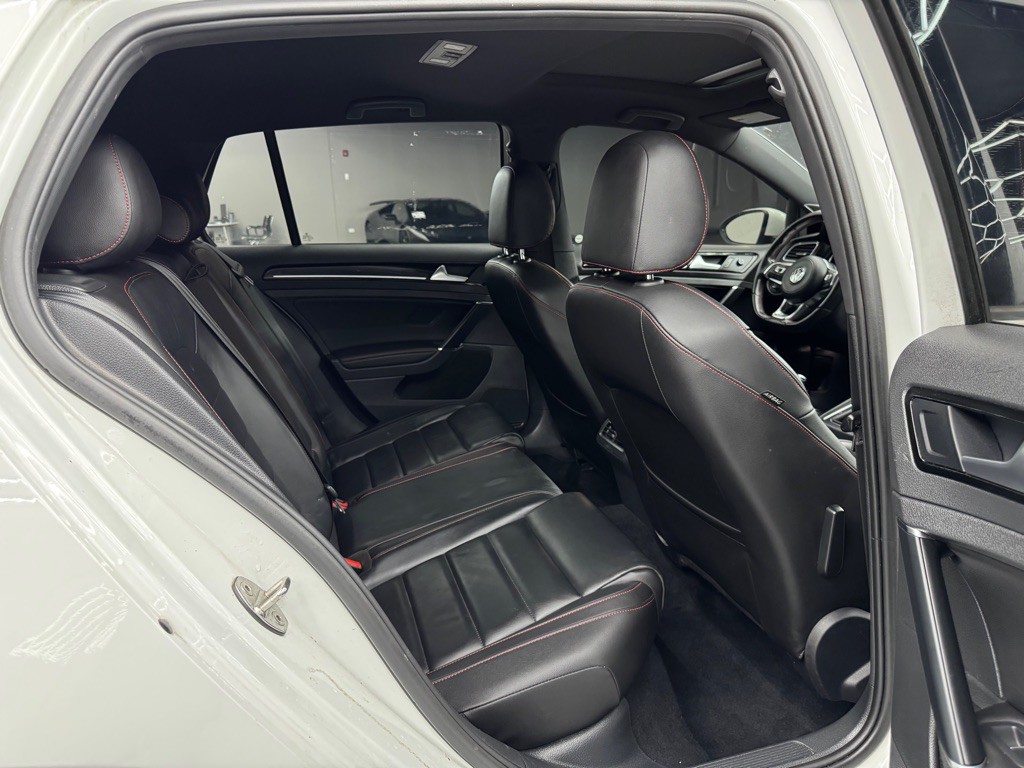 2017 Volkswagen GTI Image 22