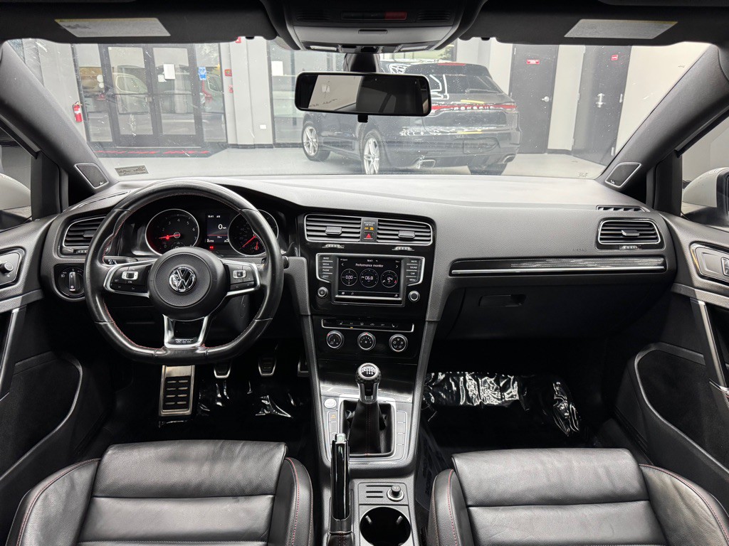 2017 Volkswagen GTI Image 26