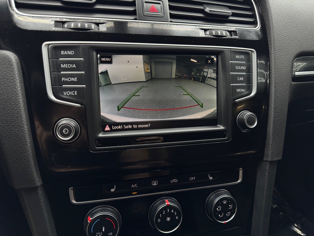 2017 Volkswagen GTI Image 28