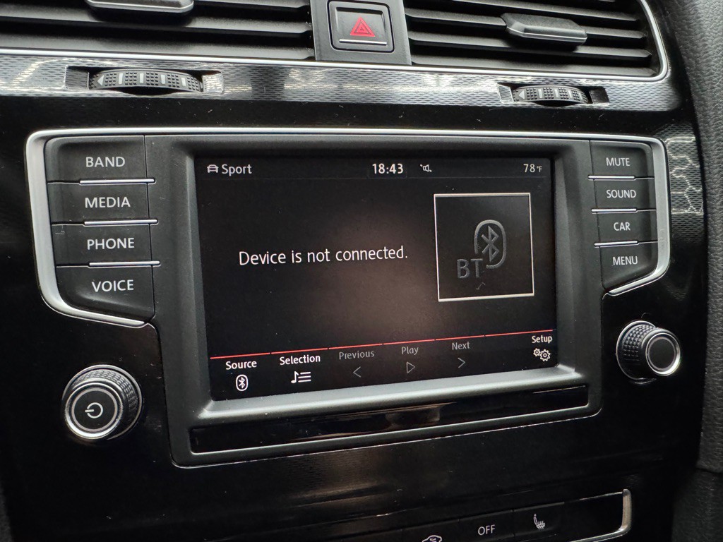 2017 Volkswagen GTI Image 30