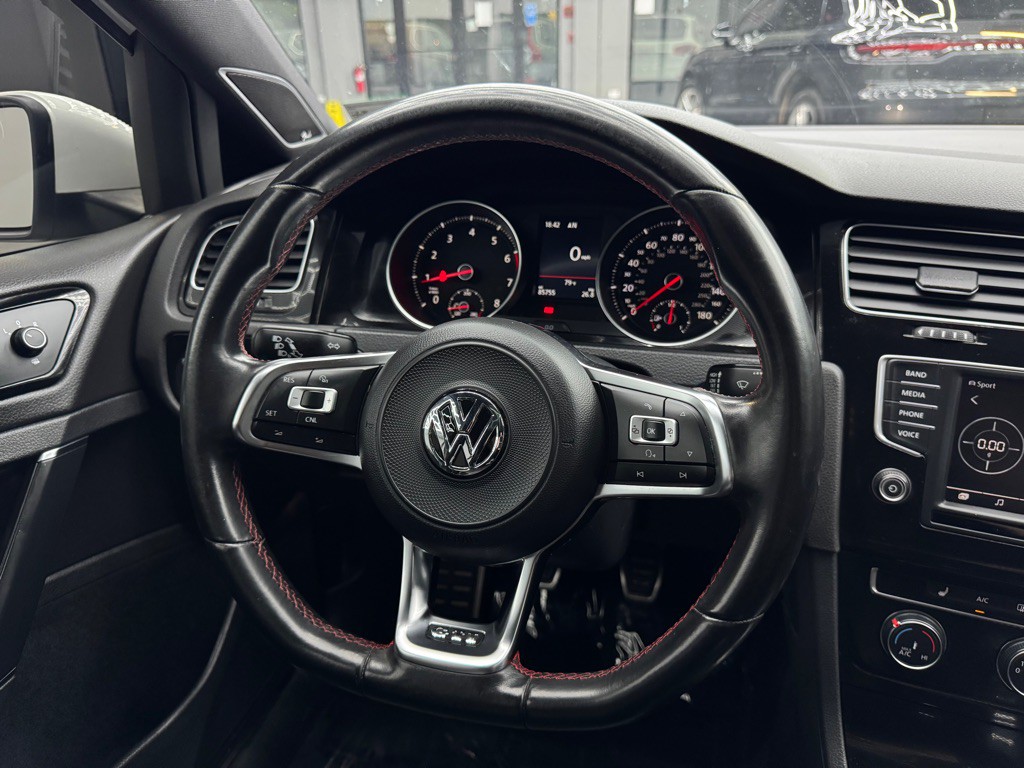 2017 Volkswagen GTI Image 31