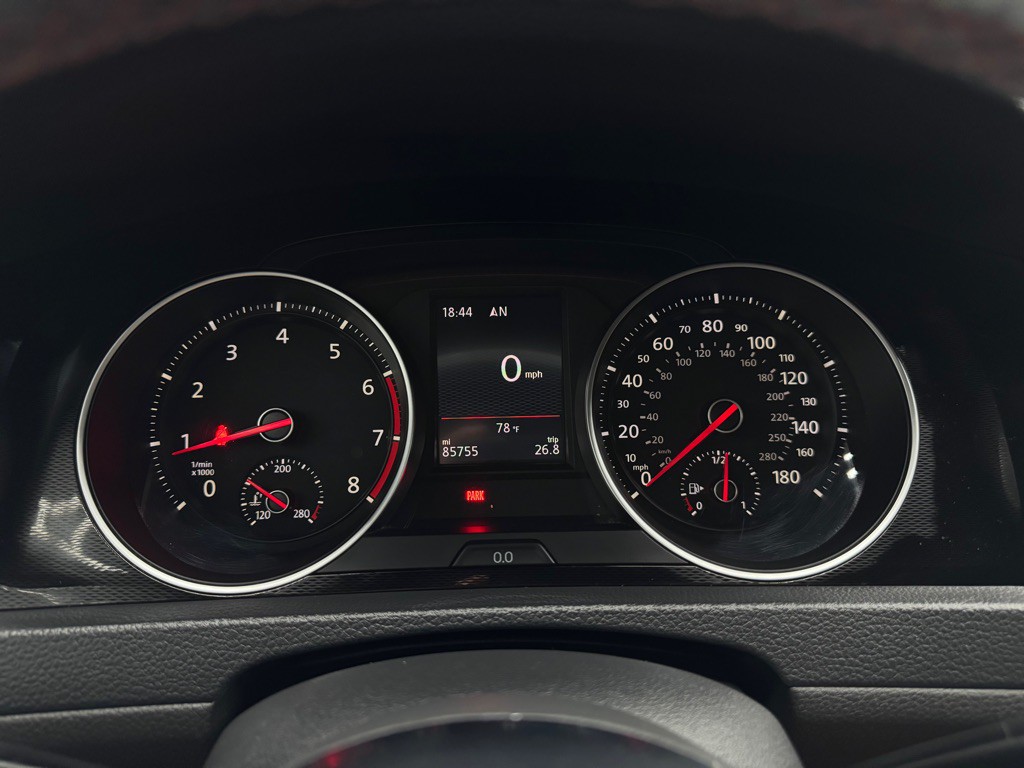 2017 Volkswagen GTI Image 32
