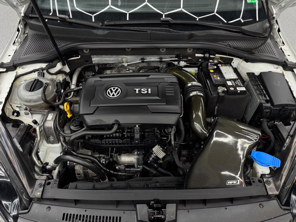2017 Volkswagen GTI Image 33