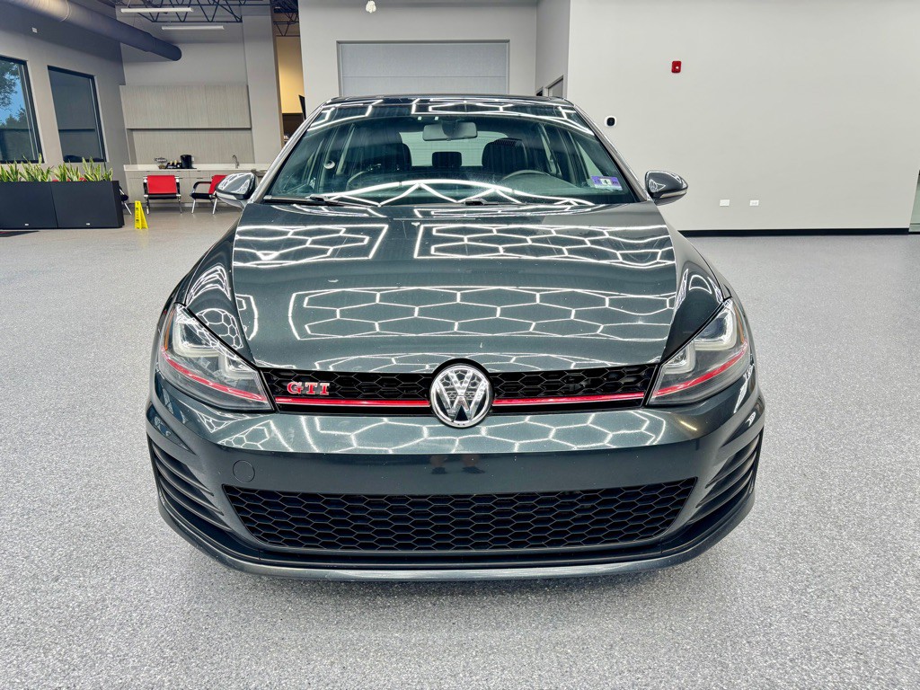 2017 Volkswagen GTI Image 3