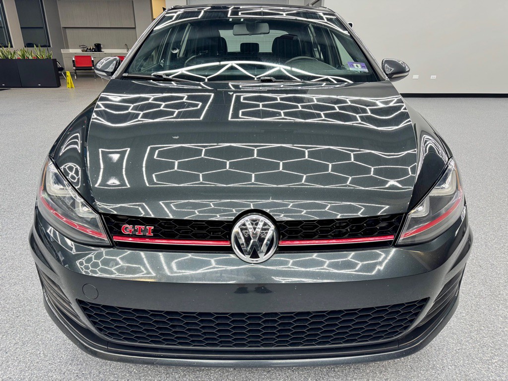 2017 Volkswagen GTI Image 4
