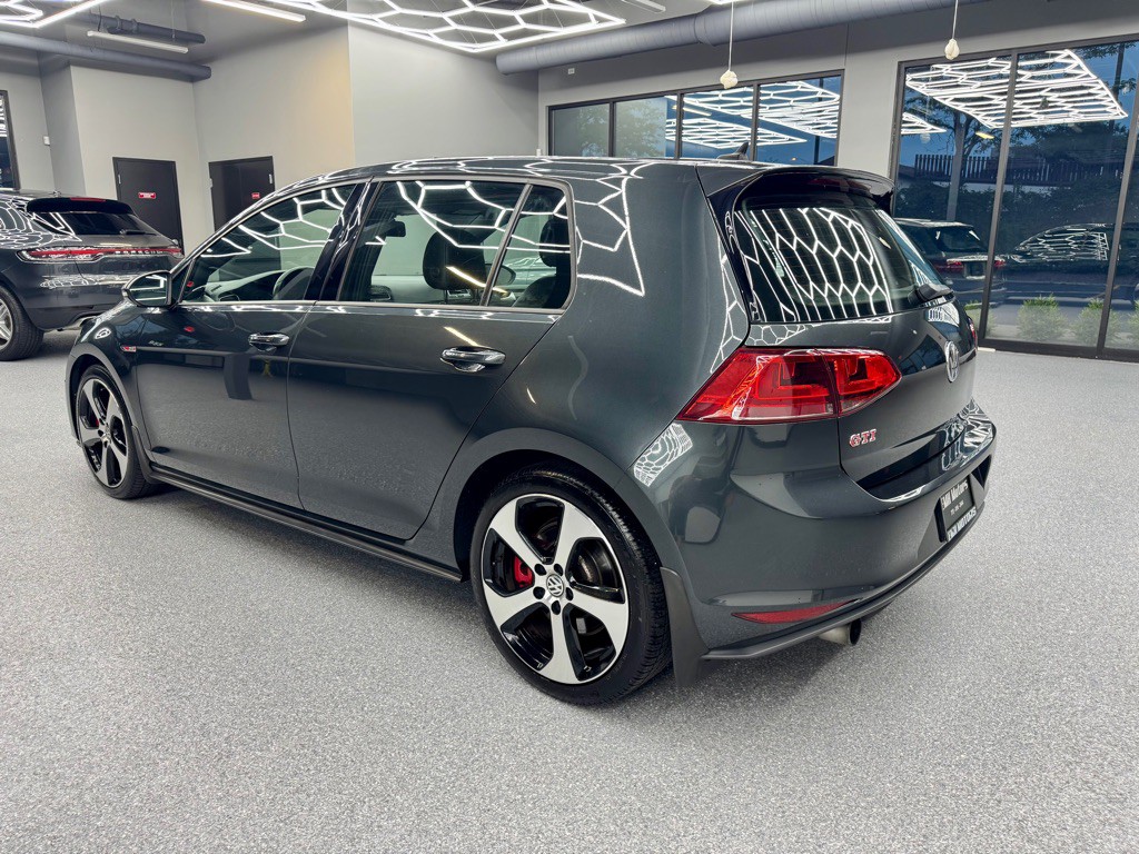 2017 Volkswagen GTI Image 8