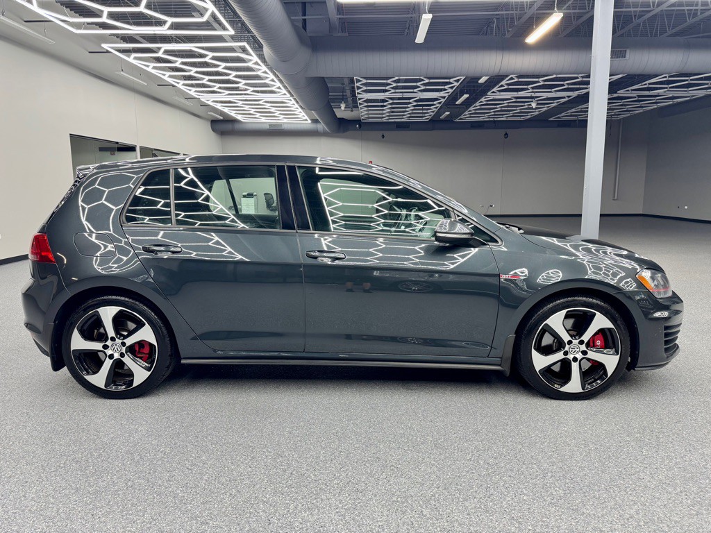 2017 Volkswagen GTI Image 12