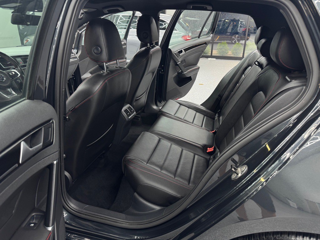 2017 Volkswagen GTI Image 19