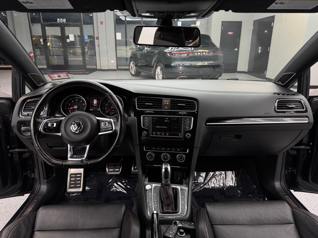 2017 Volkswagen GTI Image 26