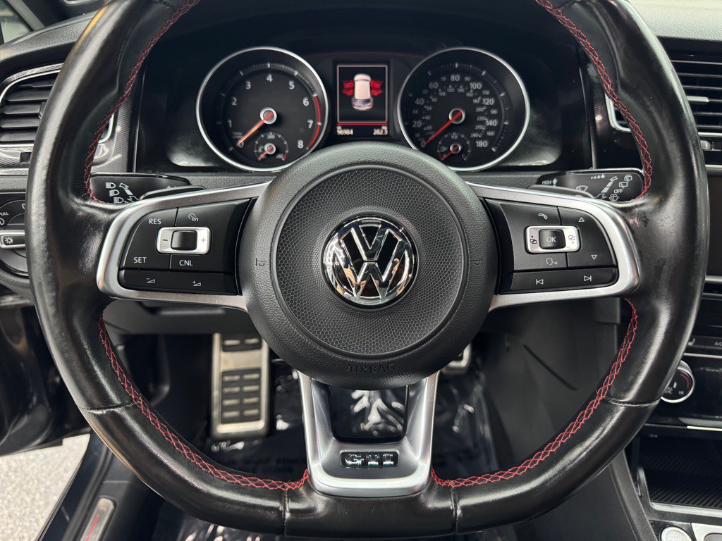 2017 Volkswagen GTI Image 29