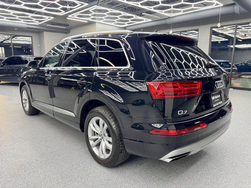 2017 Audi Q7 Image 11