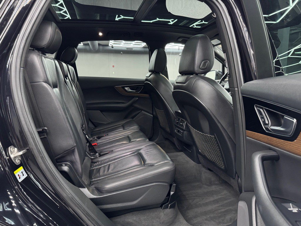 2017 Audi Q7 Image 33