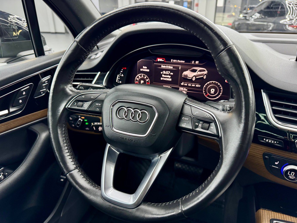 2017 Audi Q7 Image 45