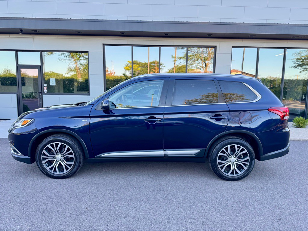 2017 Mitsubishi Outlander Image 8