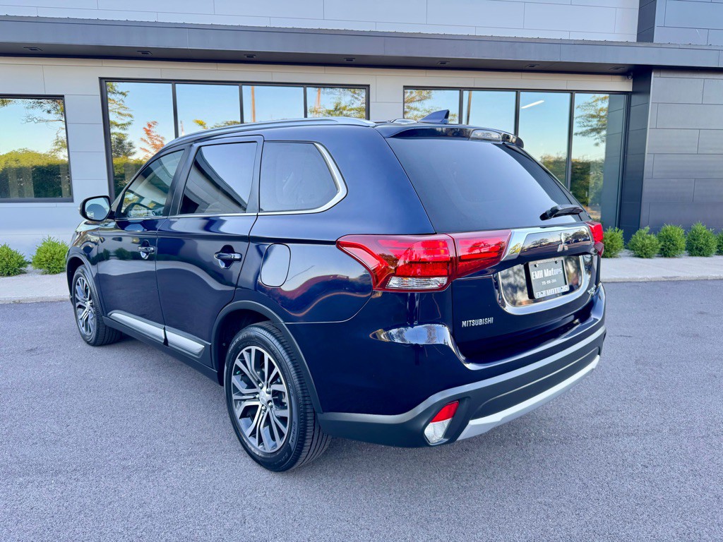 2017 Mitsubishi Outlander Image 9