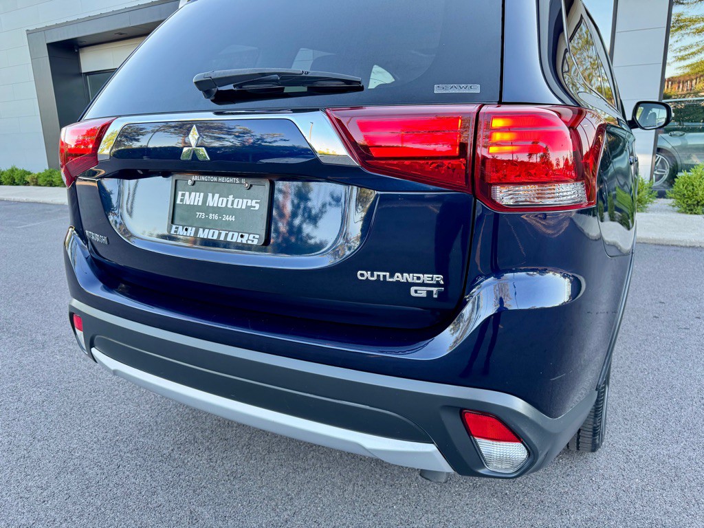 2017 Mitsubishi Outlander Image 11