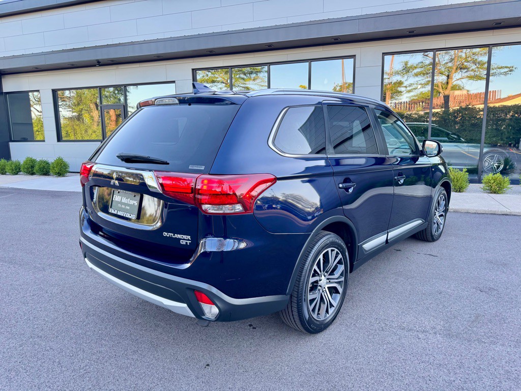 2017 Mitsubishi Outlander Image 12