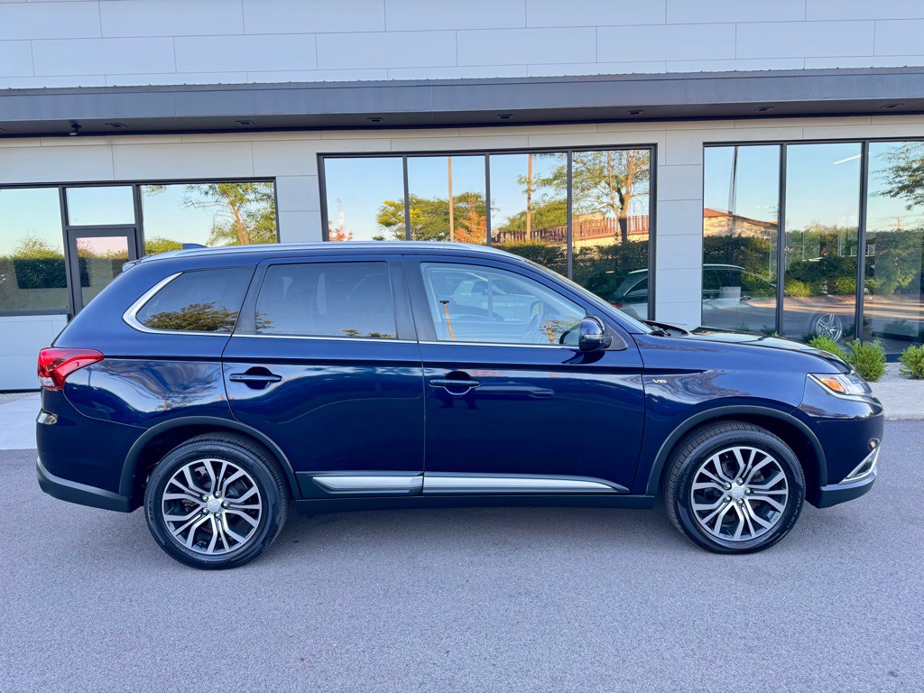 2017 Mitsubishi Outlander Image 13