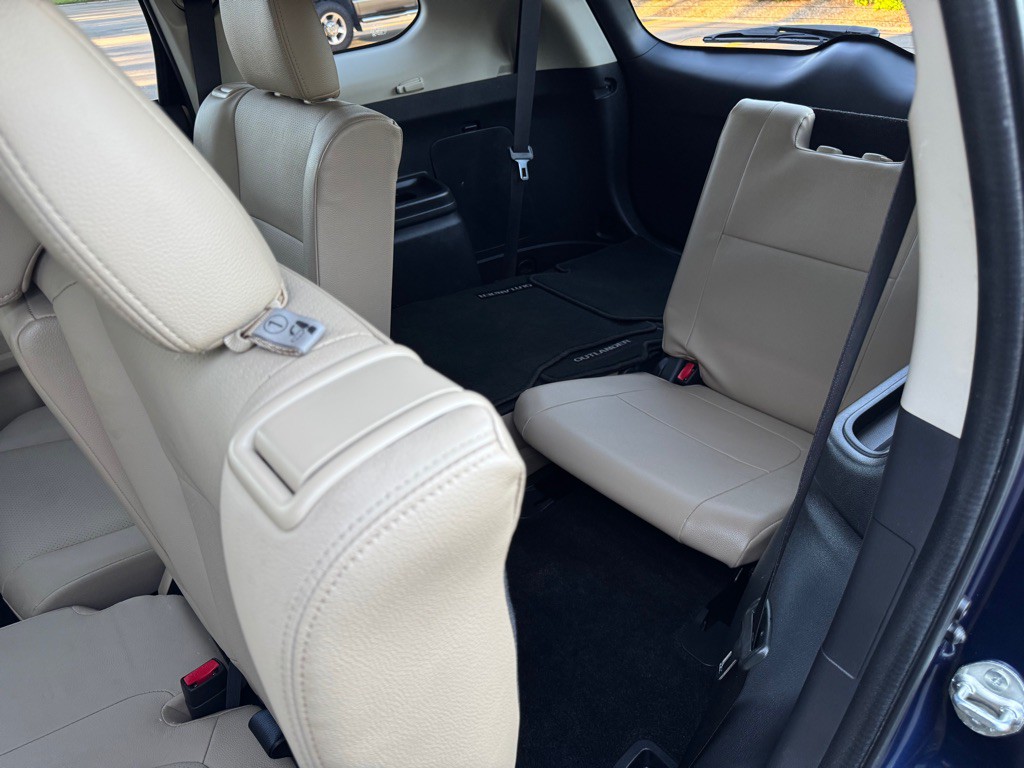 2017 Mitsubishi Outlander Image 20