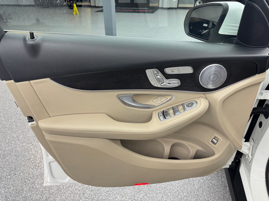 2020 Mercedes-Benz GLC-Class Image 19