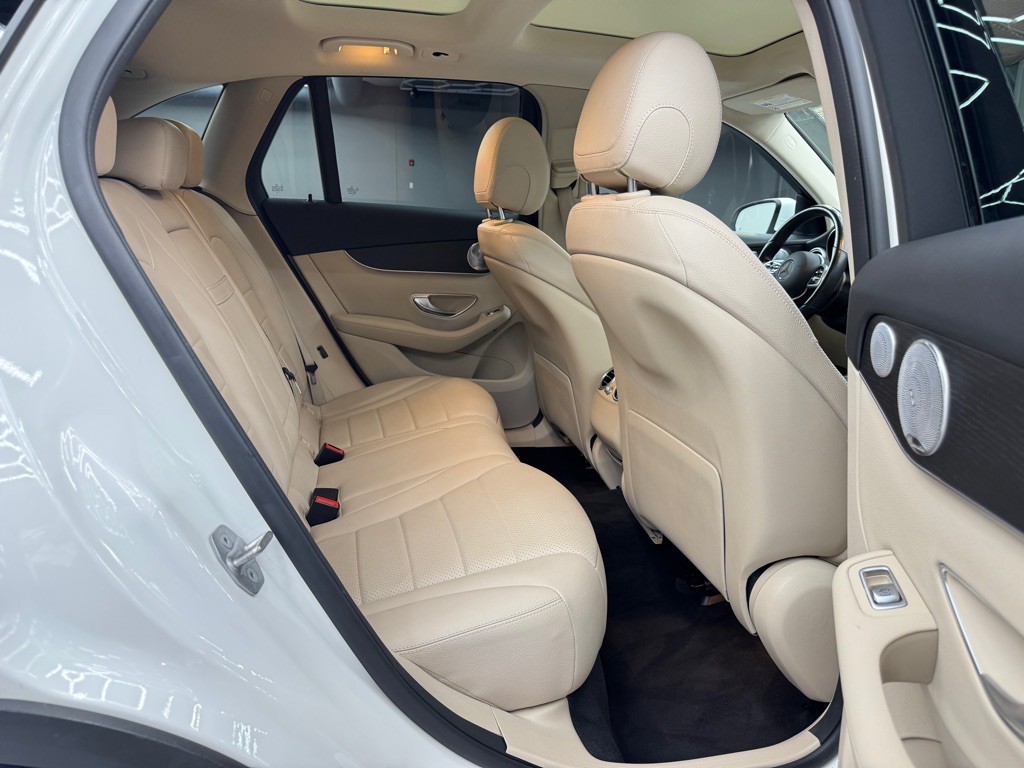 2020 Mercedes-Benz GLC-Class Image 27