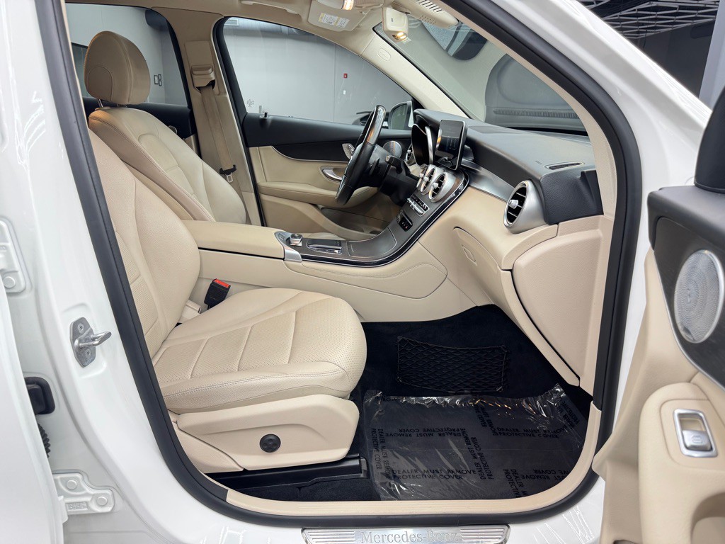 2020 Mercedes-Benz GLC-Class Image 29