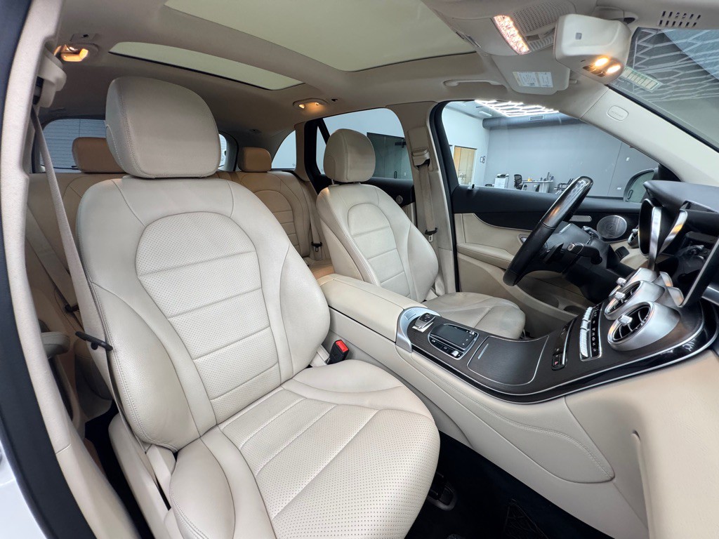 2020 Mercedes-Benz GLC-Class Image 30
